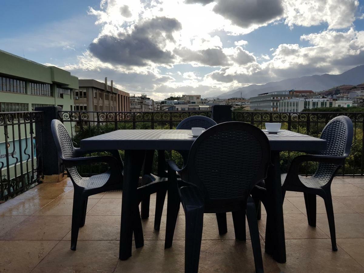 Hotel Le Stanze Di Piazza Cairoli Mesina Exterior foto